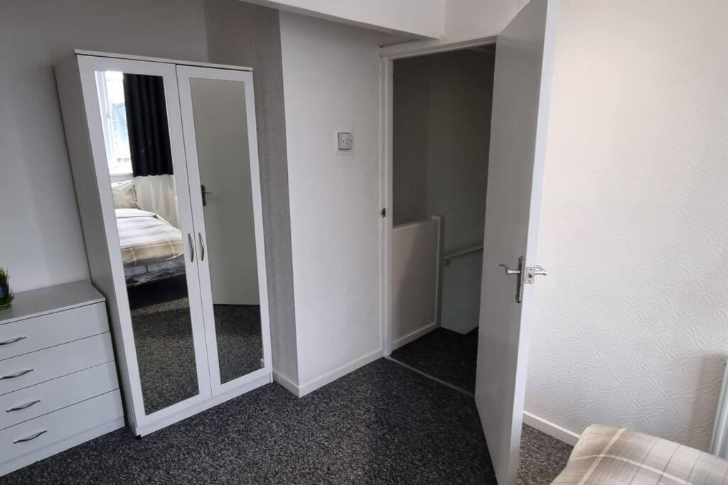 Your Home Away From Home. Leeds  Exterior photo